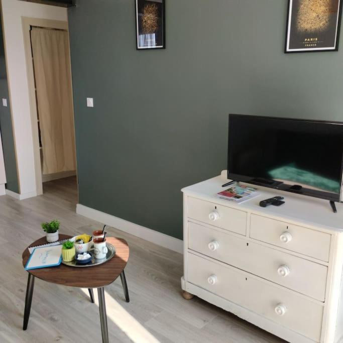 Appartement Verdoyant Au Bord Du Lac Leman Entre Evian Et Thonon Dans Une Villa Publier Exterior foto