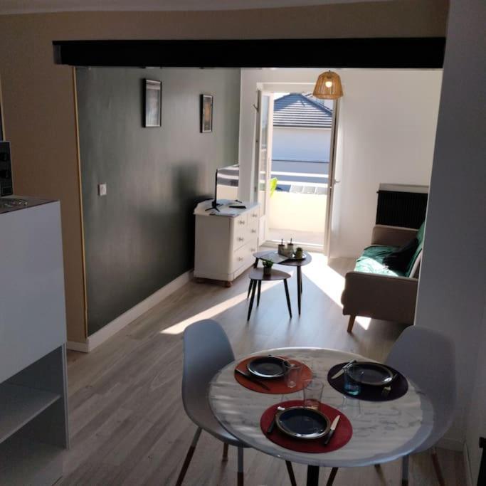 Appartement Verdoyant Au Bord Du Lac Leman Entre Evian Et Thonon Dans Une Villa Publier Exterior foto