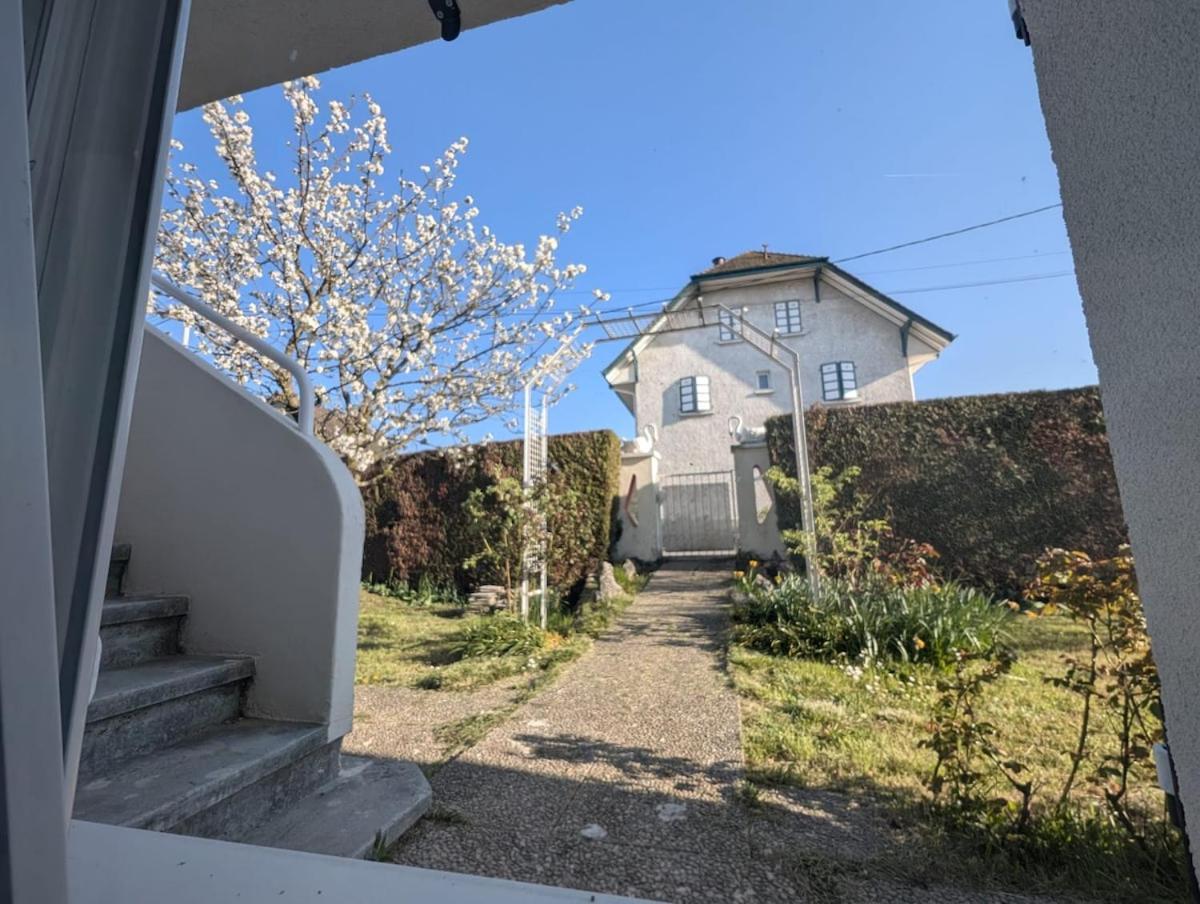 Appartement Verdoyant Au Bord Du Lac Leman Entre Evian Et Thonon Dans Une Villa Publier Exterior foto