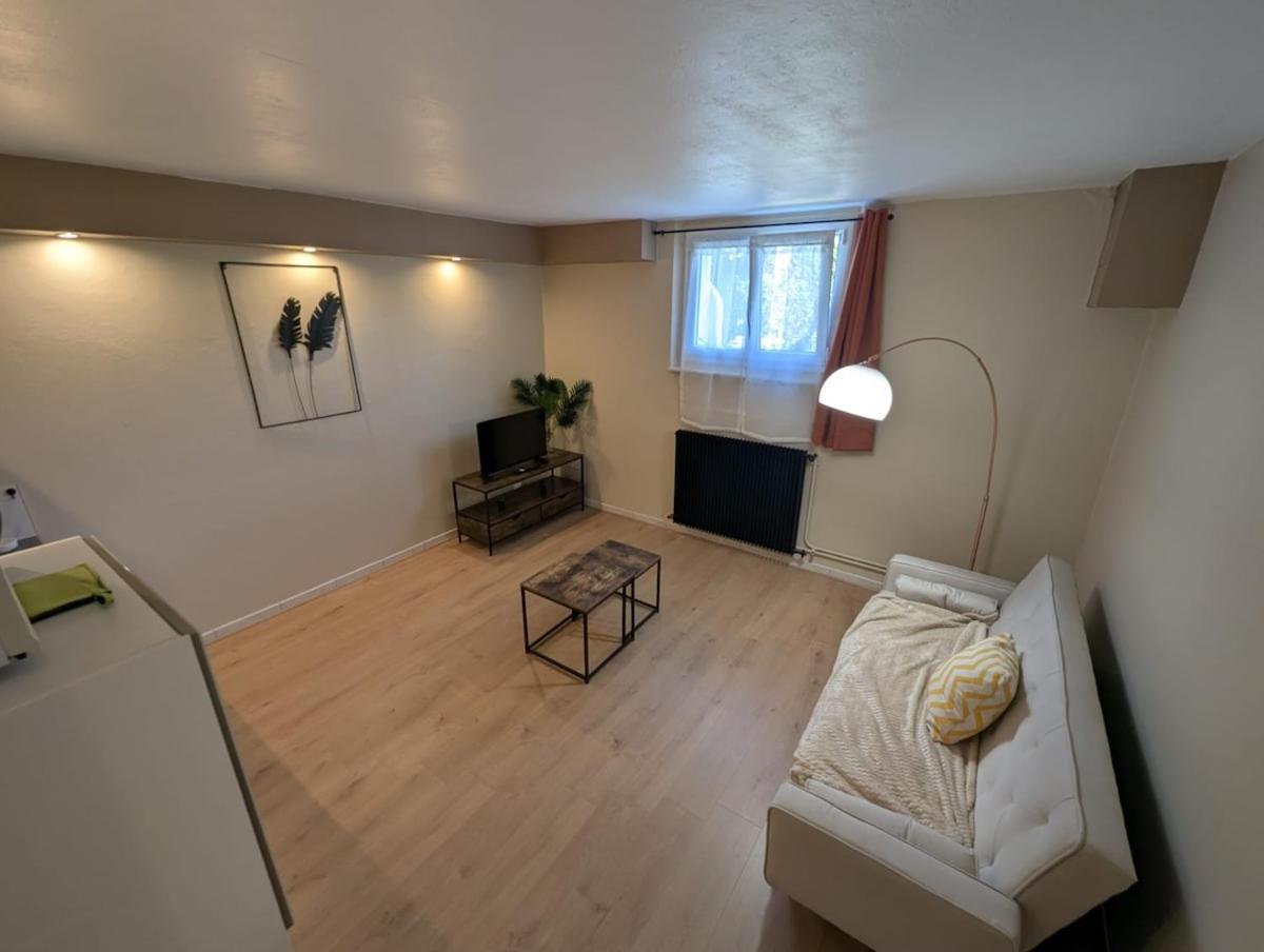 Appartement Verdoyant Au Bord Du Lac Leman Entre Evian Et Thonon Dans Une Villa Publier Exterior foto